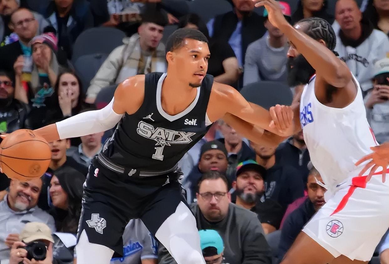 快船击败马刺，稳步向前迈进的简单介绍